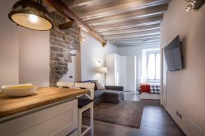 ALTIDO Elegant Apt for 4 at the Como's heart